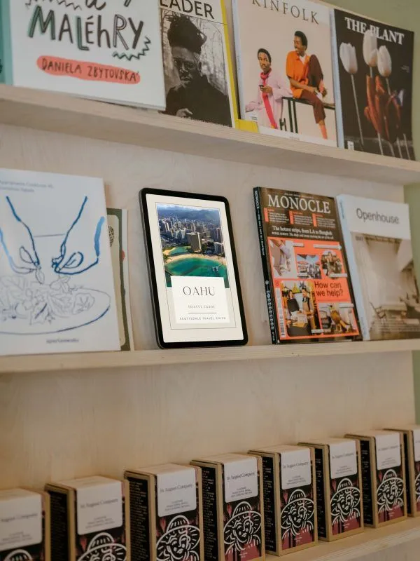 Oahu Bookshelf Mockup Oahu Travel Guide